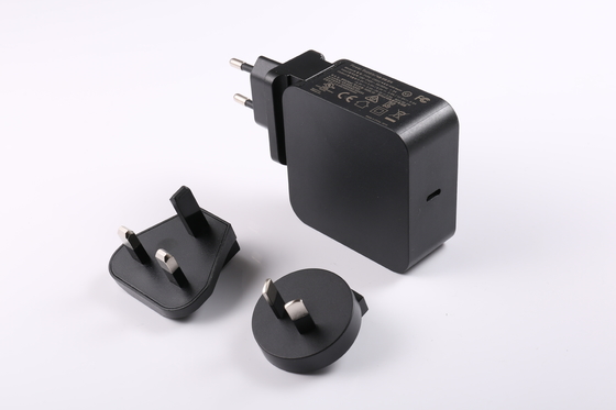 USB C 65W Torch شاحن بطارية AA قابل لإعادة الشحن للأجهزة الذكية