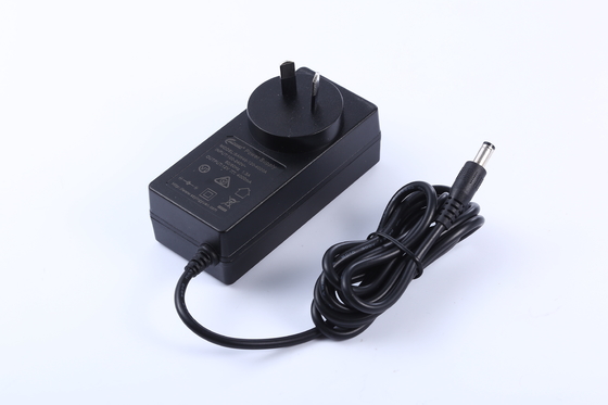 48W 24V محول الطاقة المحمولة 24V 1A AC إلى DC تبديل التيار الكهربائي C6 C8 C14